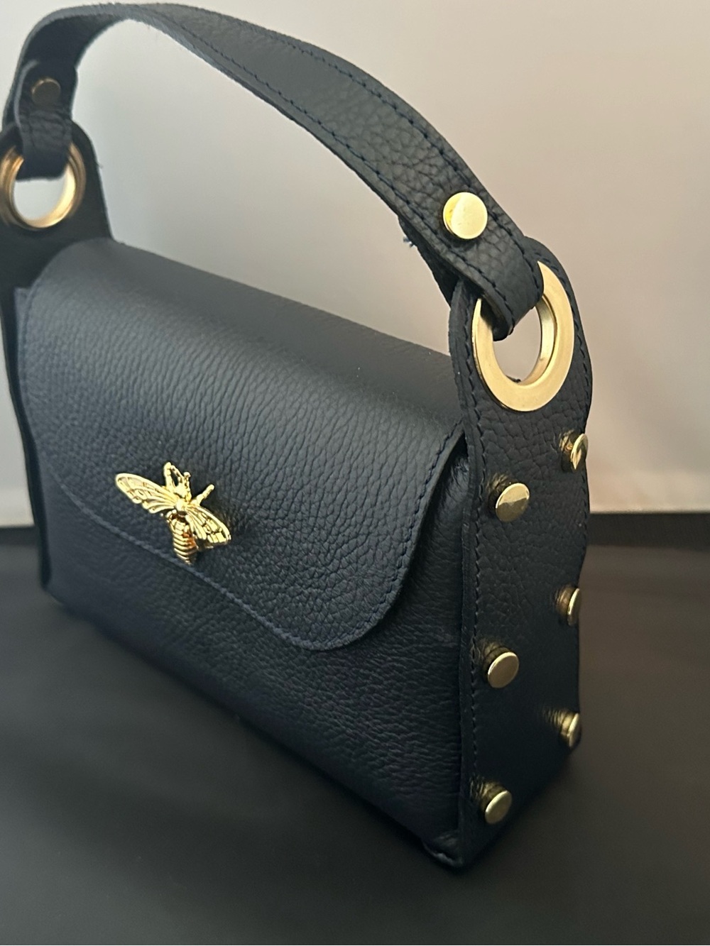 Vera Pelle Italy Black Pebbled Leather Top-Handle Bag with Gold Bee Accent-NWOT